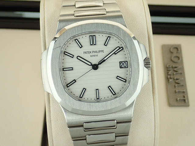 パテックフィリップ ノーチラス Ref.5711/1A ホワイト文字盤 中古 nautilus-24