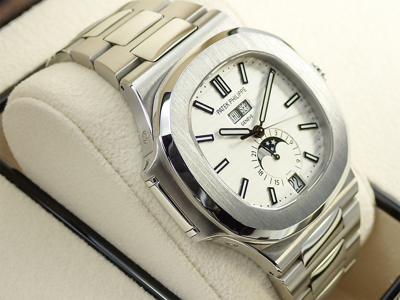 Patek Philippe Nautilus Annual Calendar &lt;Warranty, Box, etc.&gt;