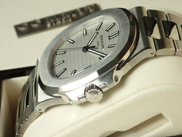 パテックフィリップ ノーチラス Ref.5711/1A ホワイト文字盤 未使用 nautilus-25