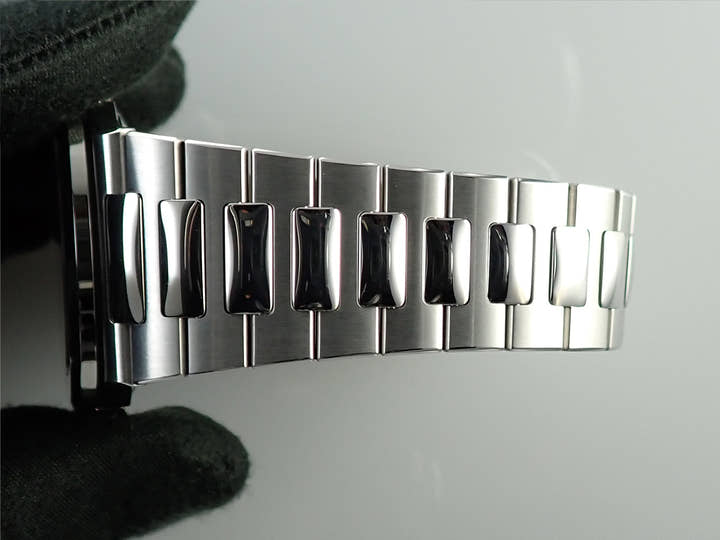 パテックフィリップ ノーチラス Ref.5711/1A-011 ステンレススチール ホワイト文字盤