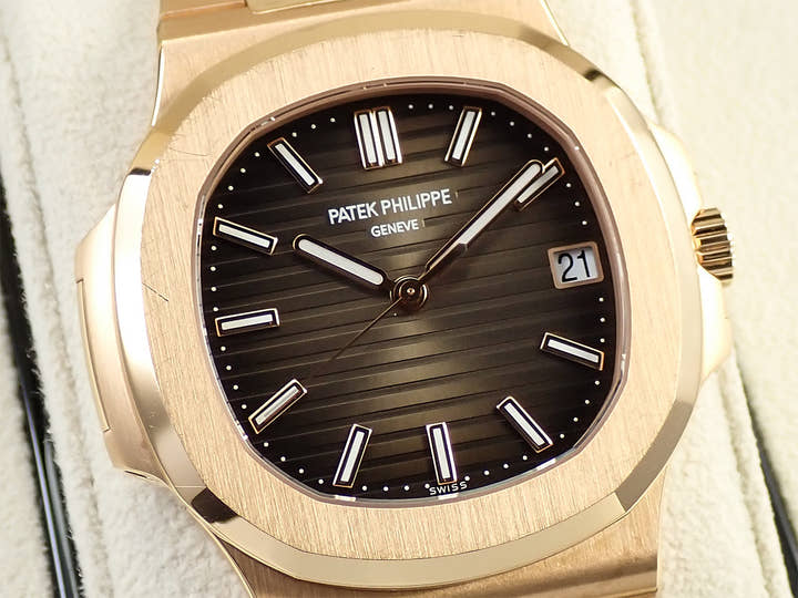 パテックフィリップ ノーチラス Ref.5711/1R-001 ローズゴールド ブラウン・ブラック・グラデーション文字盤