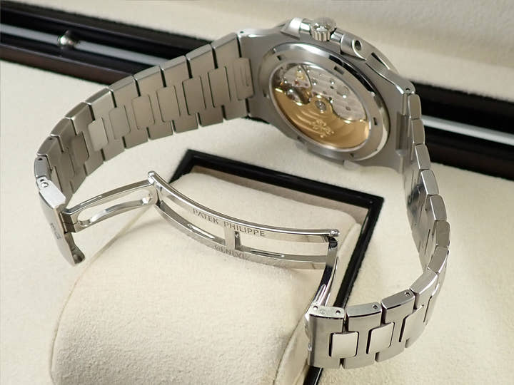 パテックフィリップ ノーチラス Ref.5711/1A-010 ステンレススチール ブルー文字盤