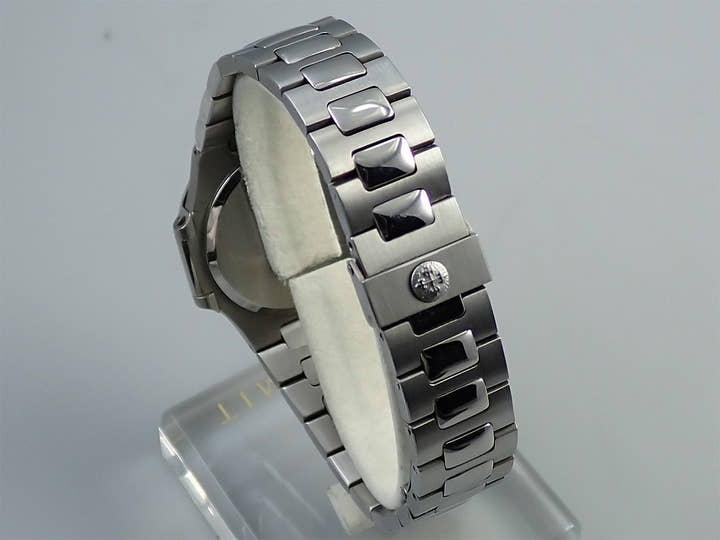 Patek Philippe Nautilus Quartz Ref. 3900/1 White Gold White Dial