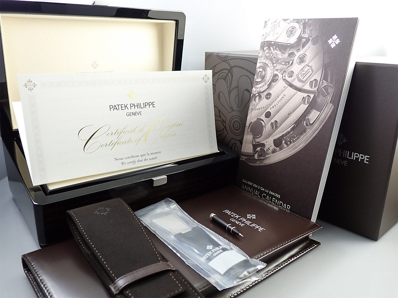 Patek Philippe Nautilus Annual Calendar Moon Phase &lt;Warranty, Box, etc.&gt;