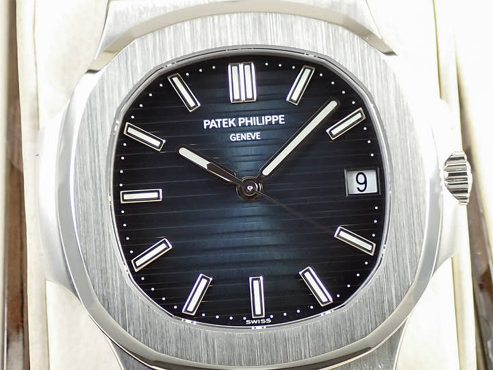 パテックフィリップ ノーチラス Ref.5711/1A-010 ステンレススチール ブルー文字盤