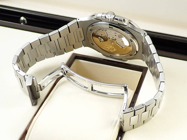 パテックフィリップ ノーチラス Ref.5711/1A-010 ステンレススチール ブルー文字盤