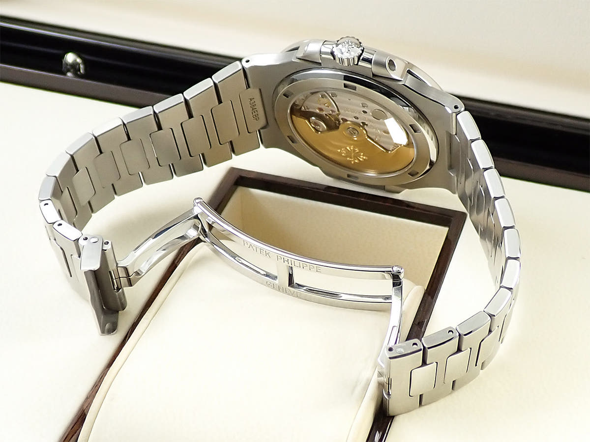 パテックフィリップ ノーチラス Ref.5711/1A-010 ブルー文字盤 中古 6X09YFVR