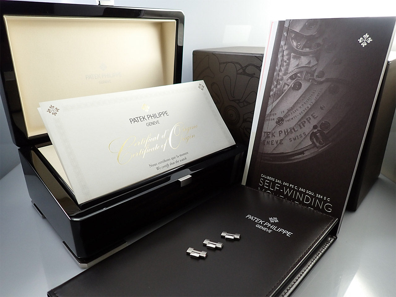 Patek Philippe Nautilus &lt;Warranty, Box, etc.&gt;