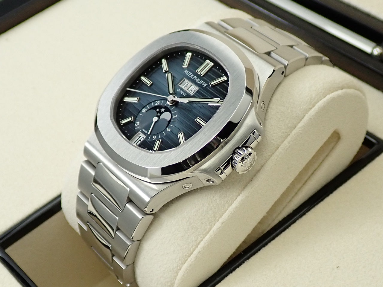 Patek Philippe Nautilus &lt;Warranty, Box, etc.&gt;