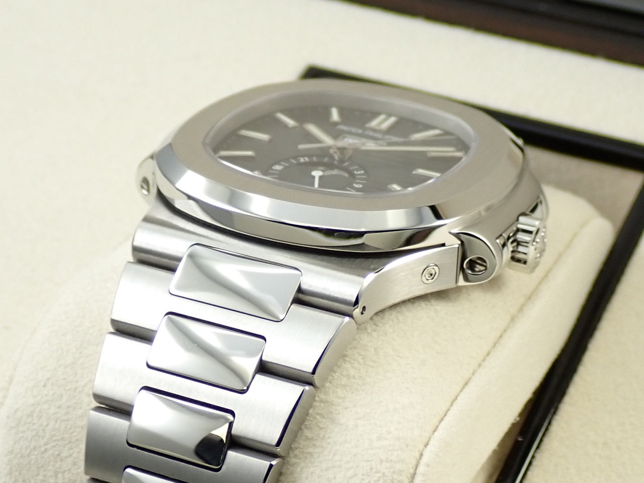 Patek Philippe Nautilus &lt;Warranty, Box, etc.&gt;