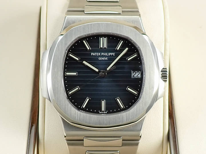 パテックフィリップ ノーチラス Ref.5711/1A-010 ステンレススチール ブルー文字盤