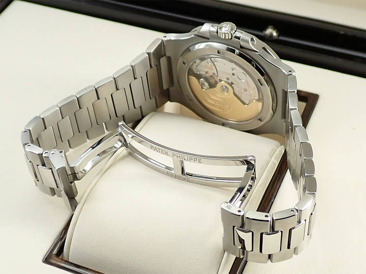 パテックフィリップ ノーチラス Ref.5711/1A-010 ステンレススチール ブルー文字盤