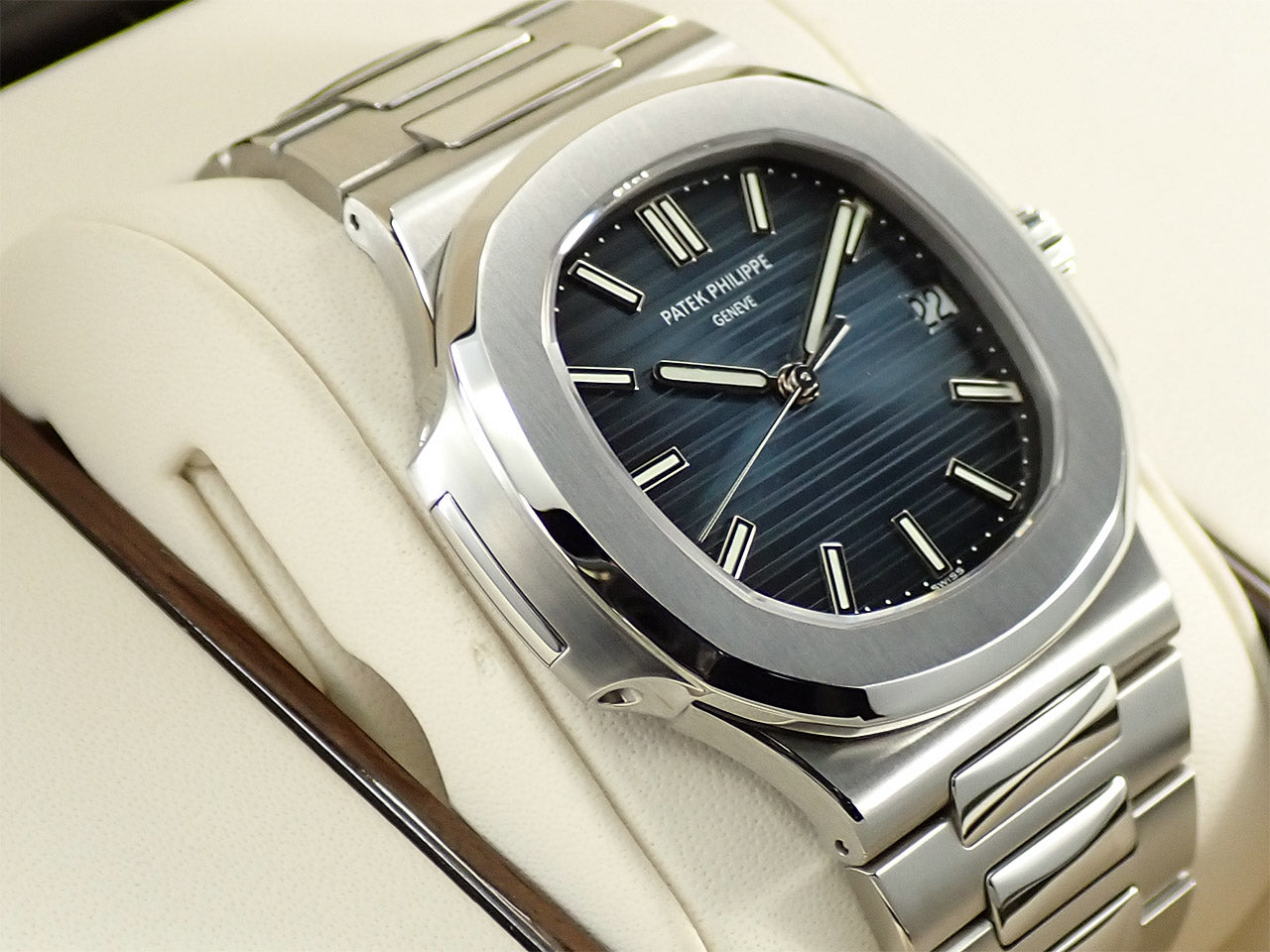 Patek Philippe Nautilus &lt;Warranty, Box, etc.&gt;