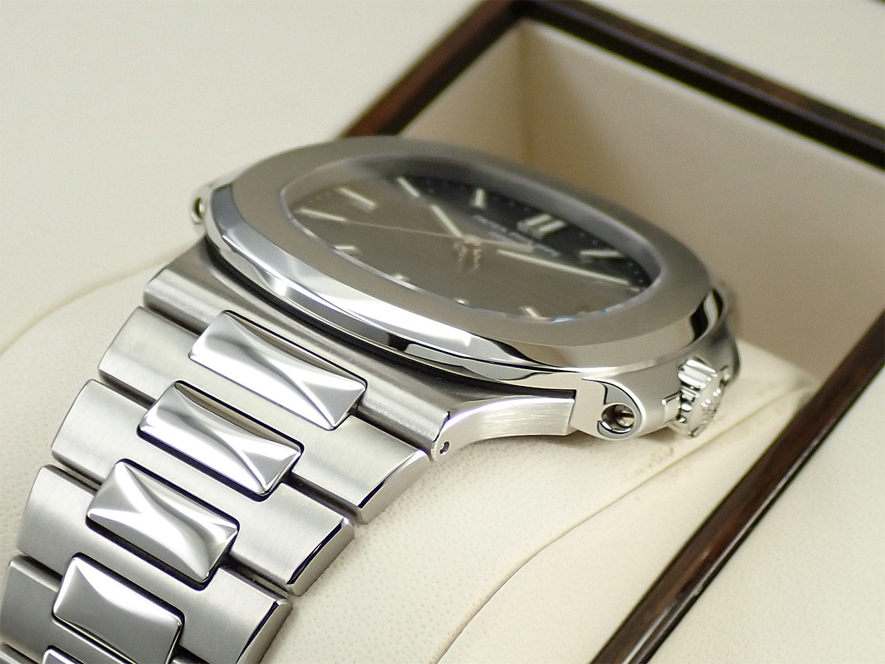 Patek Philippe Nautilus &lt;Warranty, Box, etc.&gt;