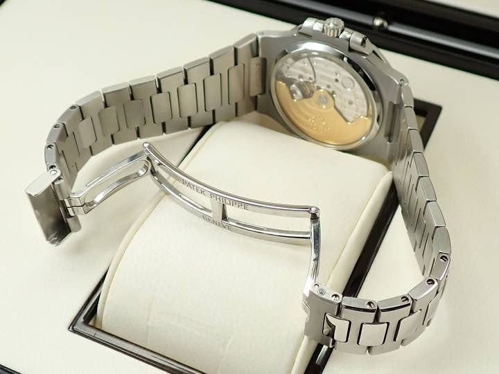 パテックフィリップ ノーチラス Ref.5800/1A-001 ステンレススチール ブルー文字盤