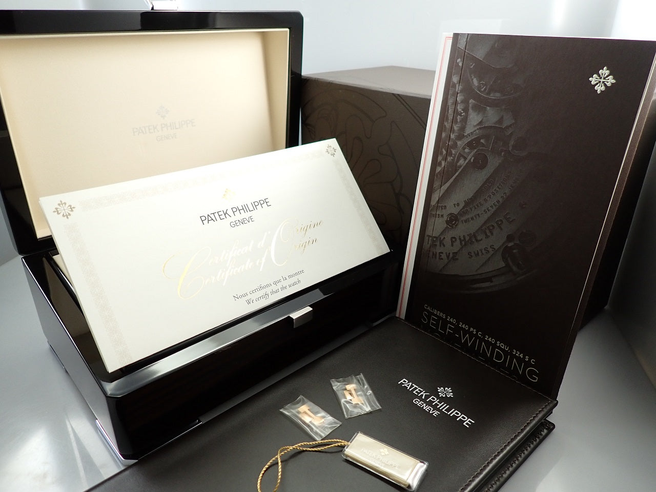 Patek Philippe Nautilus &lt;Warranty, Box, etc.&gt;