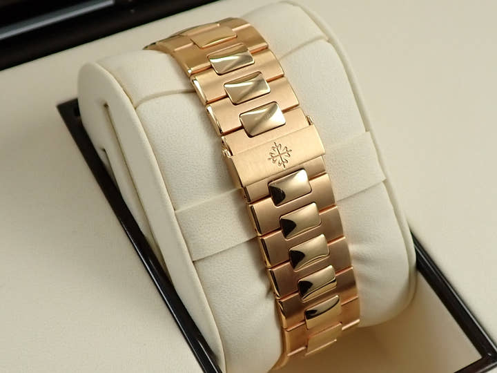 パテックフィリップ ノーチラス Ref.5711/1R-001 ローズゴールド ブラウン・ブラック・グラデーション文字盤
