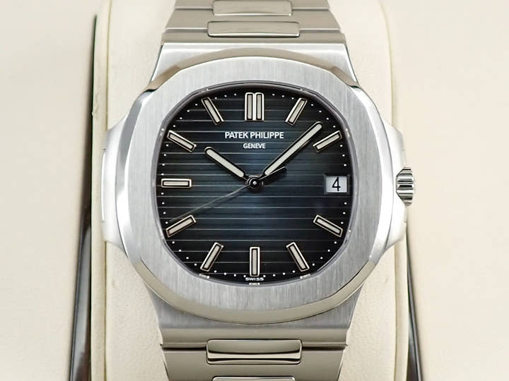 パテックフィリップ ノーチラス Ref.5711/1A-010 ステンレススチール ブルー文字盤