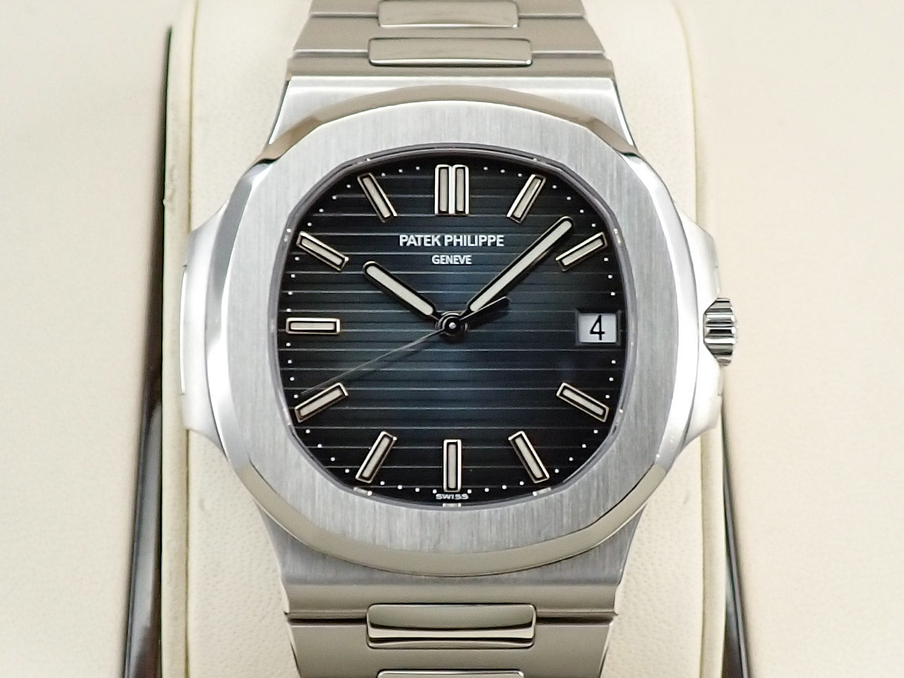 Patek Philippe Nautilus &lt;Warranty, Box, etc.&gt;