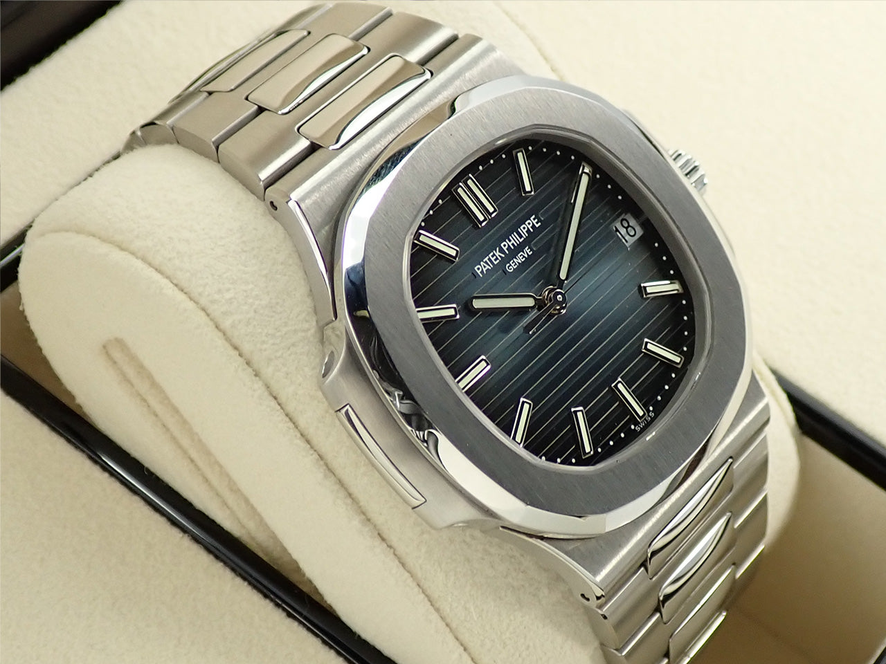 Patek Philippe Nautilus &lt;Warranty, Box, etc.&gt;