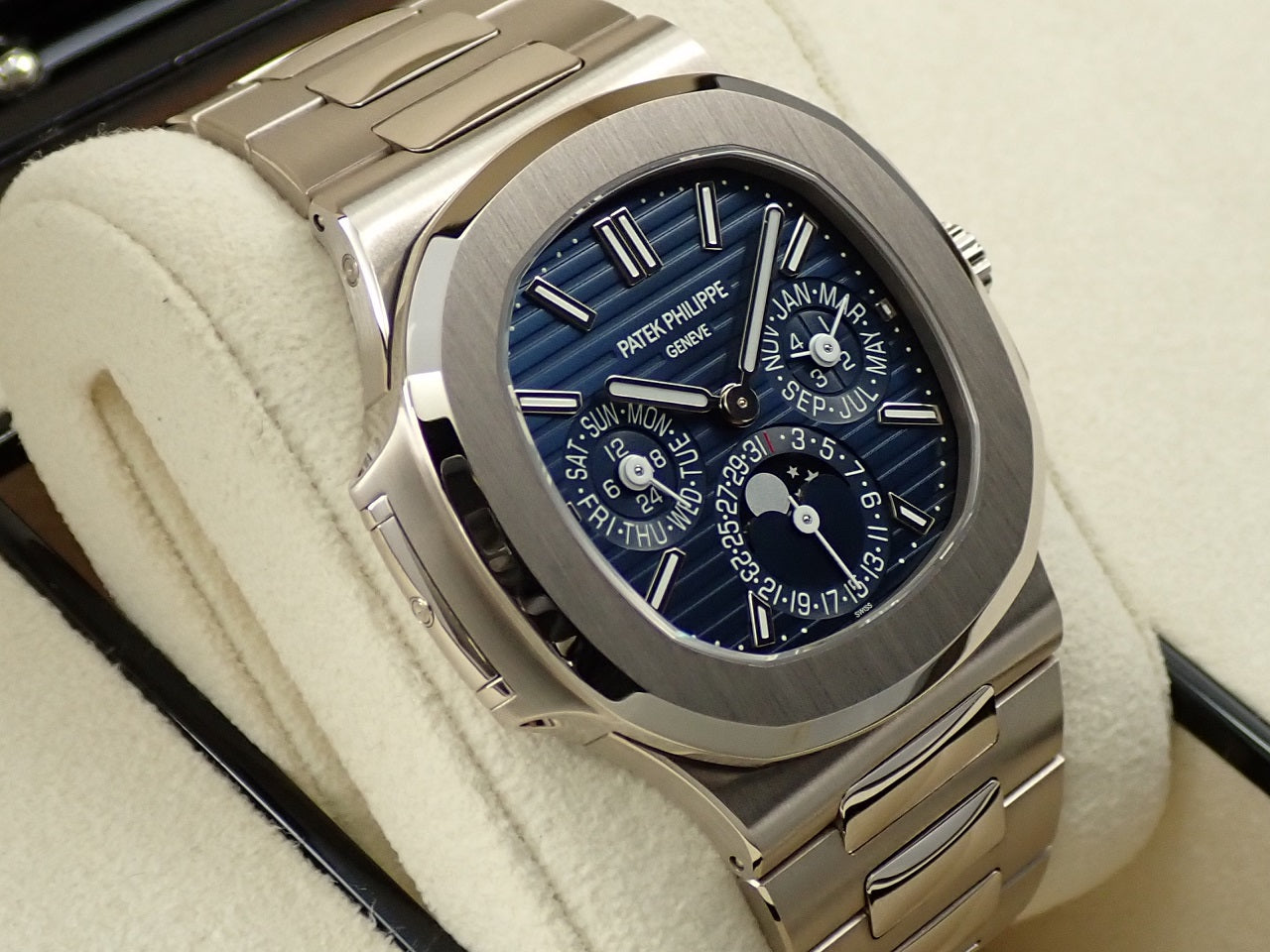 Patek Philippe Nautilus &lt;Warranty, Box, etc.&gt;