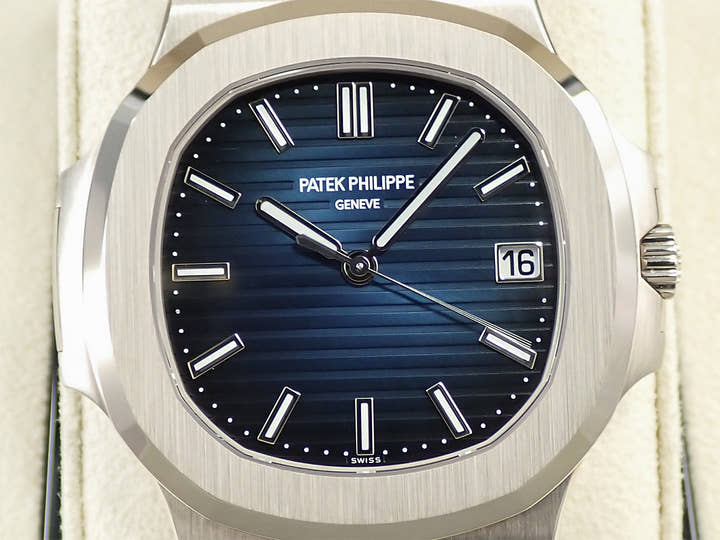 パテックフィリップ ノーチラス Ref.5811/1G-001 ホワイトゴールド ブルー・ソレイユ文字盤