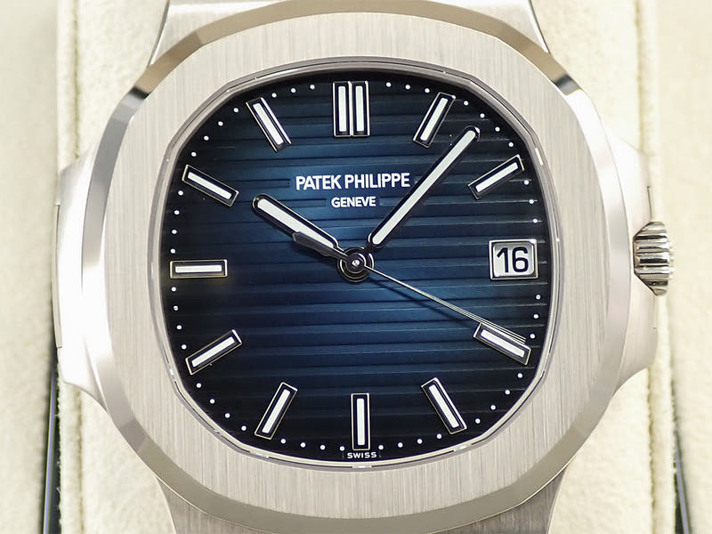 パテックフィリップ ノーチラス Ref.5811/1G-001 ブルー・ソレイユ文字盤 極美品 6CZKYP43
