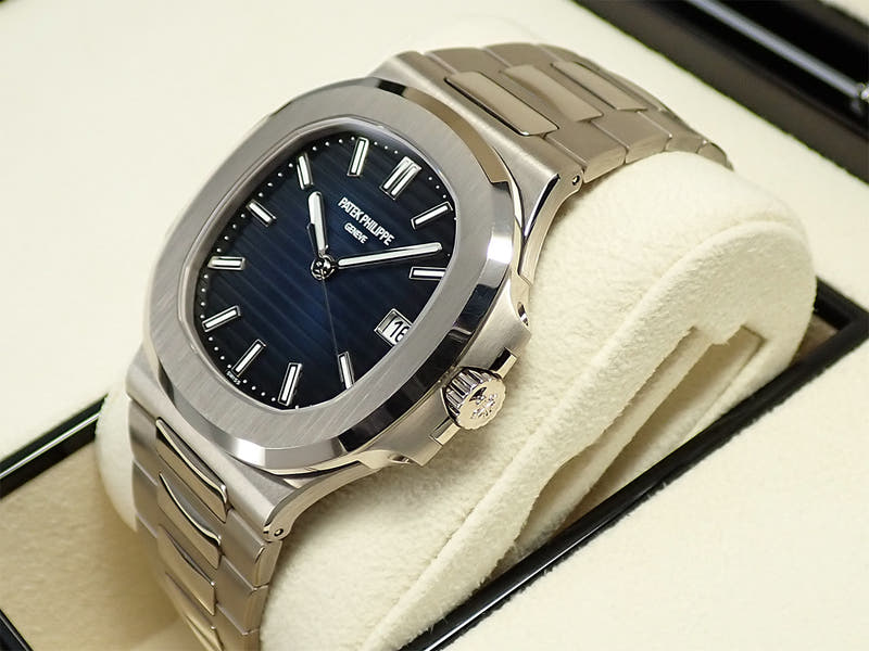 パテックフィリップ ノーチラス Ref.5811/1G-001 ブルー・ソレイユ文字盤 極美品 6CZKYP43