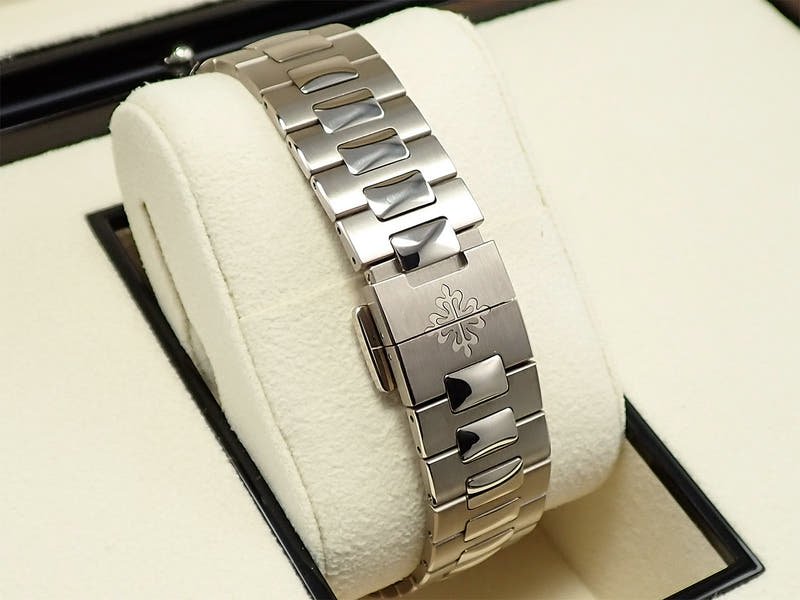 パテックフィリップ ノーチラス Ref.5811/1G-001 ブルー・ソレイユ文字盤 極美品 6CZKYP43