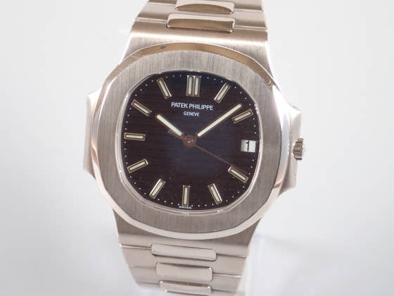 Patek Philippe Nautilus Ref.3711/1G Black Dial Used nautilus-2
