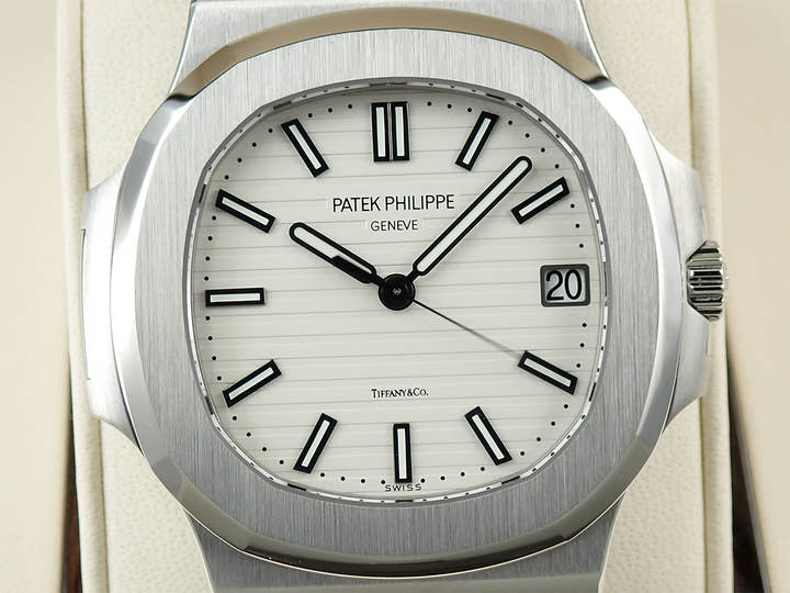 パテックフィリップ ノーチラス TIFFANY＆CO. Ref.5711/1A-011 ステンレススチール ホワイト文字盤