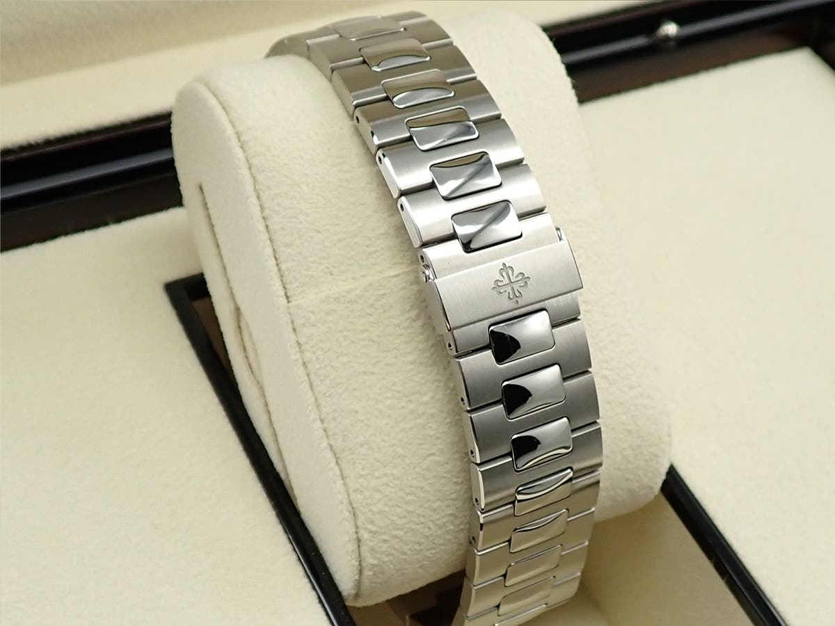 パテックフィリップ ノーチラス Ref.5711/1A-014 グリーン文字盤 極美品 VF0F5184