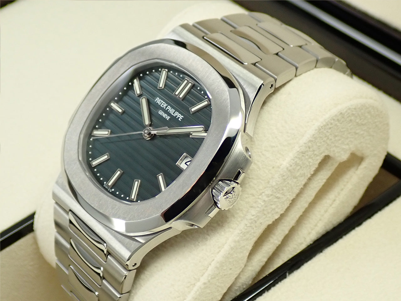 Patek Philippe Nautilus &lt;Warranty, Box, etc.&gt;