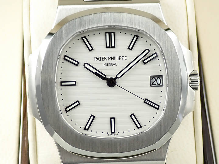パテックフィリップ ノーチラス Ref.5711/1A-011 ステンレススチール ホワイト文字盤