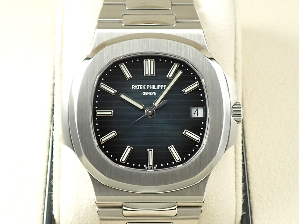 パテックフィリップ ノーチラス Ref.5711/1A-010 ブルー文字盤 美品 41M301JH