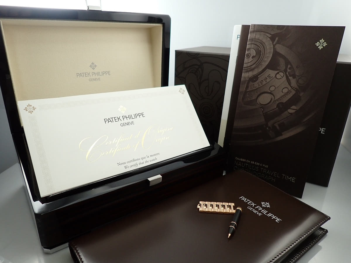 パテックフィリップ ノーチラス トラベルタイム クロノグラフ Ref.5990/1R-001 ブルーソレイユ文字盤 未使用 JWW9J523