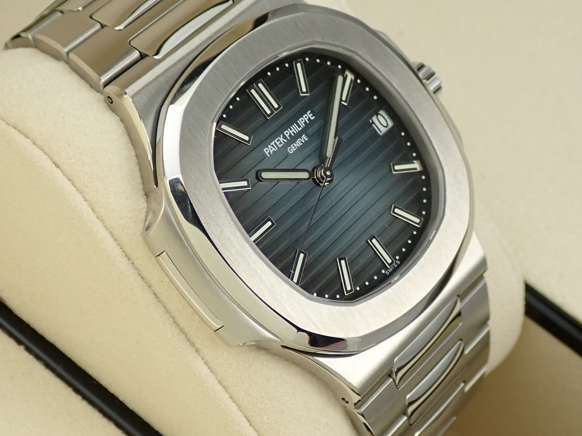 パテックフィリップ ノーチラス Ref.5711/1A-010 ブルー文字盤 美品 4R6YZUPT
