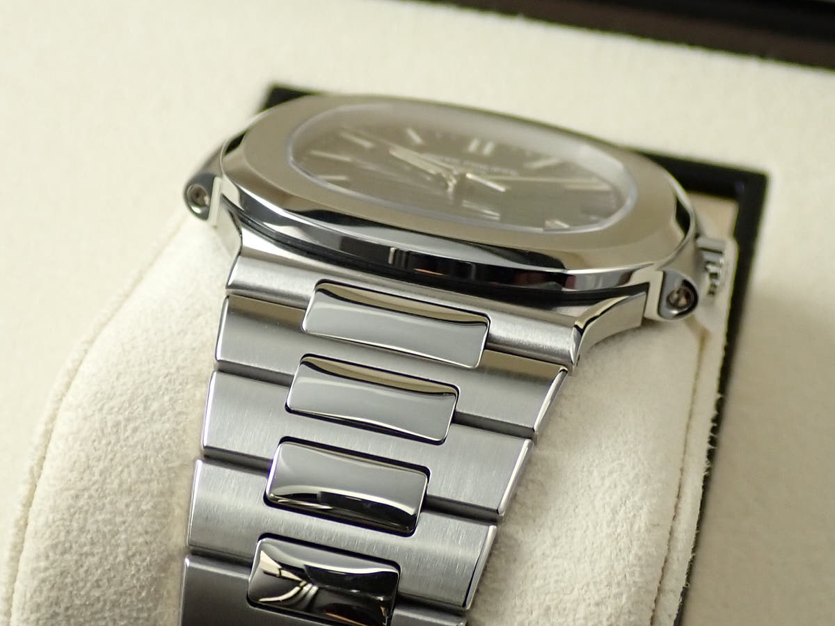 パテックフィリップ ノーチラス Ref.5711/1A-010 ブルー文字盤 美品 4R6YZUPT