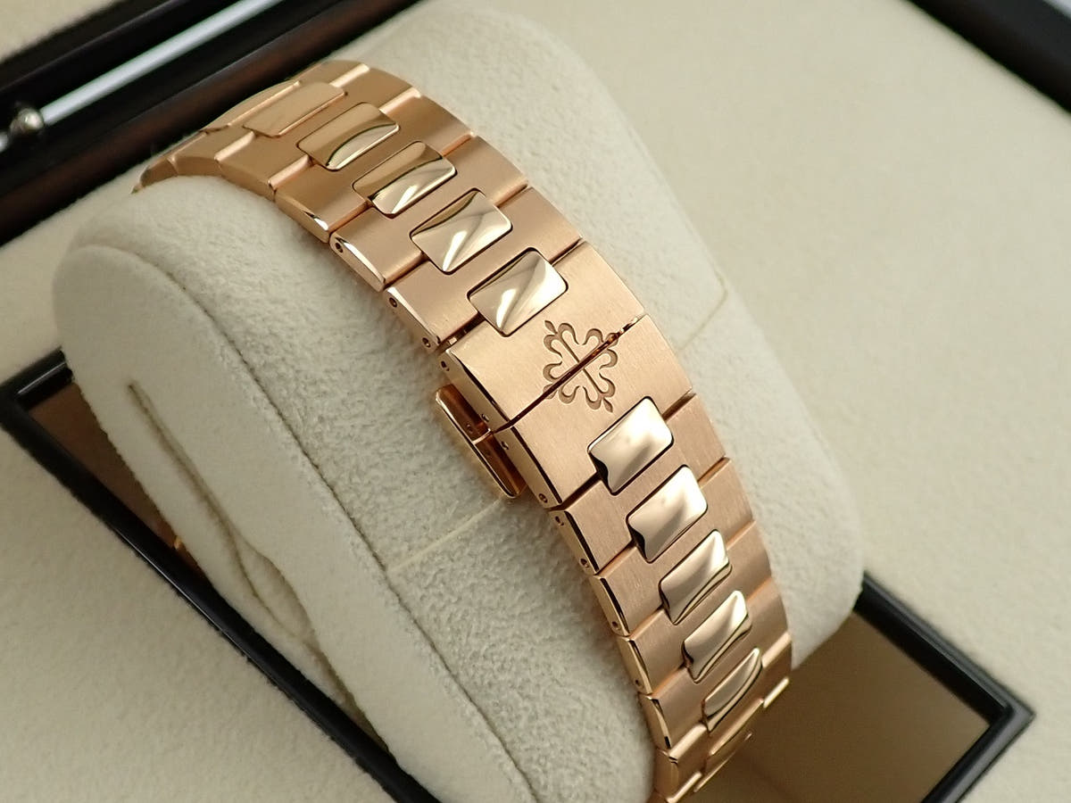 パテックフィリップ ノーチラス Ref.5990/1R-001 ブルーソレイユ文字盤 美品 T0MLP37V
