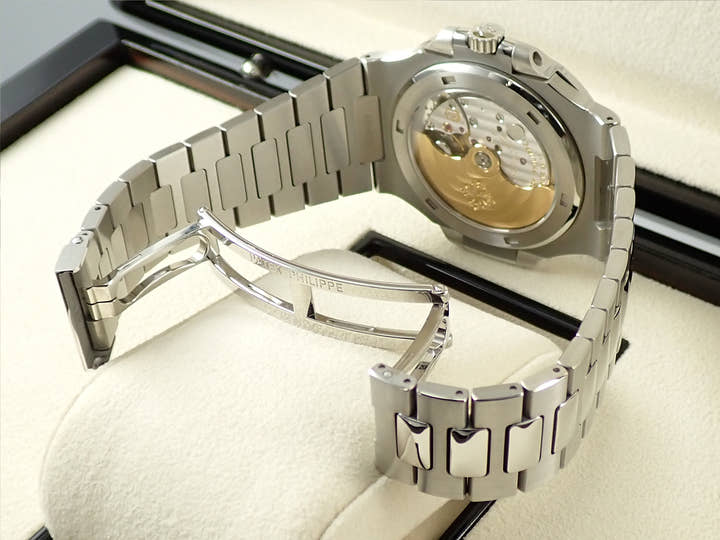 パテックフィリップ ノーチラス Ref.5711/1A-010 ステンレススチール ブルー文字盤