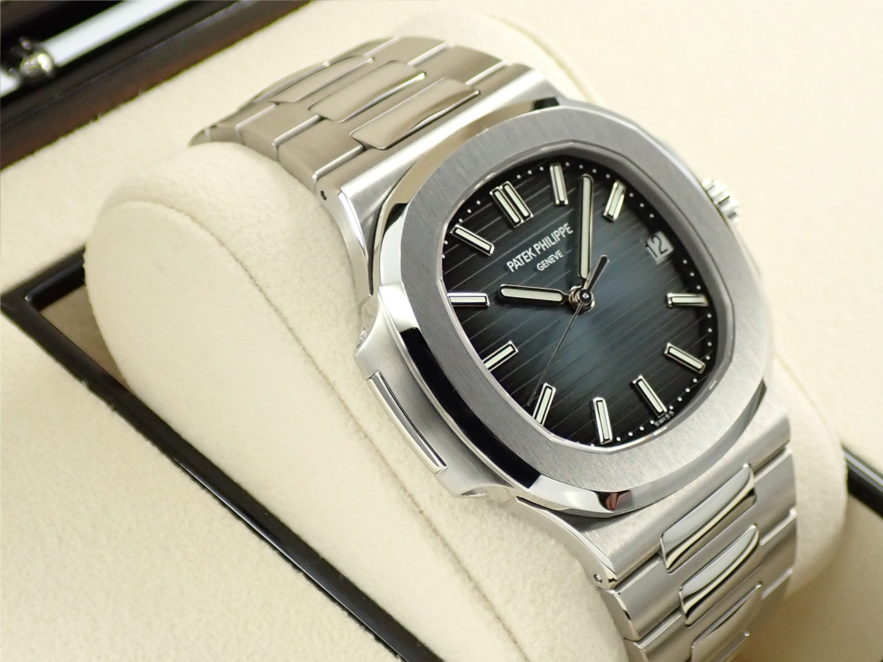 Patek Philippe Nautilus &lt;Warranty, Box, etc.&gt;