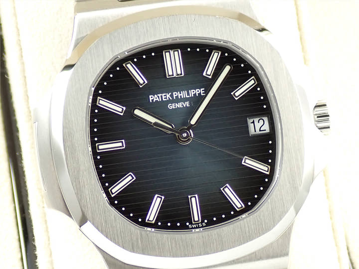 パテックフィリップ ノーチラス Ref.5711/1A-010 ステンレススチール ブルー文字盤