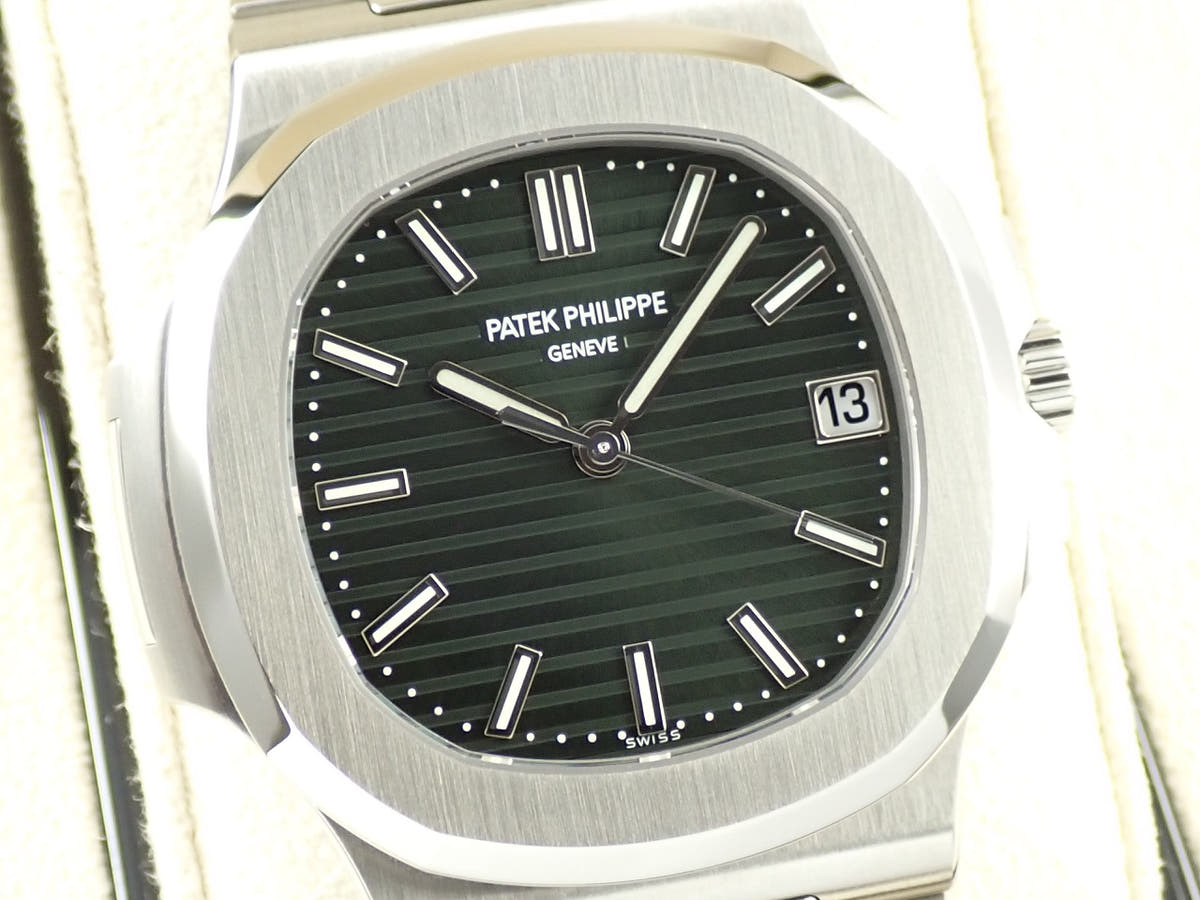 パテックフィリップ ノーチラス Ref.5711/1A-014 グリーン文字盤 極美品 LTWZ66FX