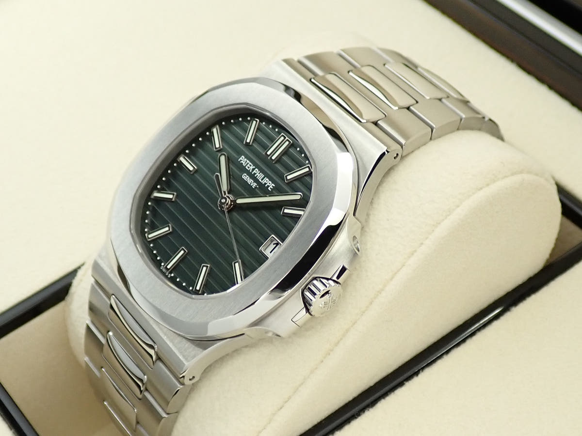 パテックフィリップ ノーチラス Ref.5711/1A-014 グリーン文字盤 極美品 LTWZ66FX