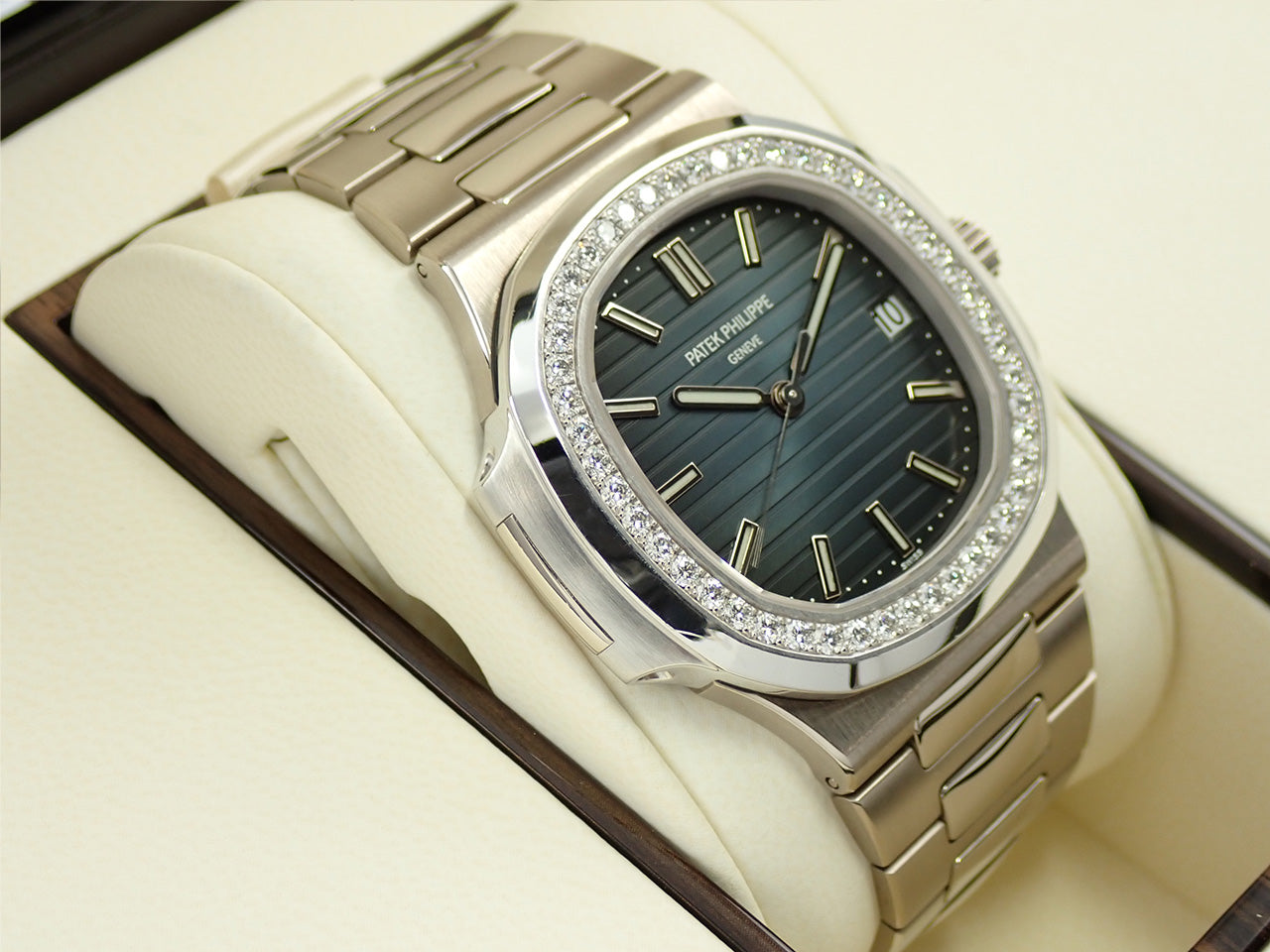 Patek Philippe Nautilus Ref.5713/1G-001 18KWG Blue Dial