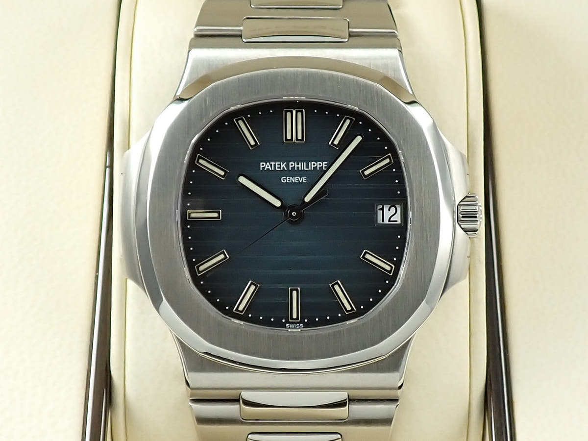 パテックフィリップ ノーチラス Ref.5711/1A-001 ブルー文字盤 中古 733VR715