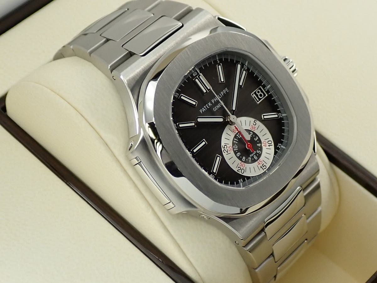 パテックフィリップ ノーチラス クロノグラフ Ref.5980/1A-014 ブラック文字盤 中古 TY6H0257