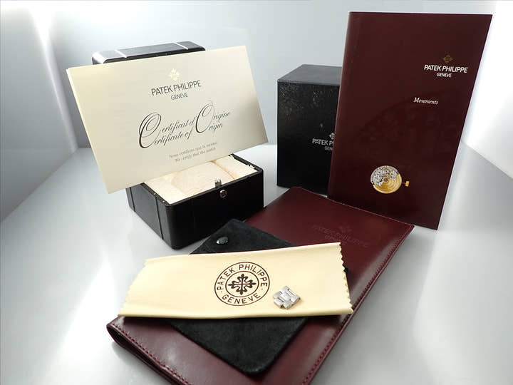 Patek Philippe Nautilus <Warranty, Box, etc.>