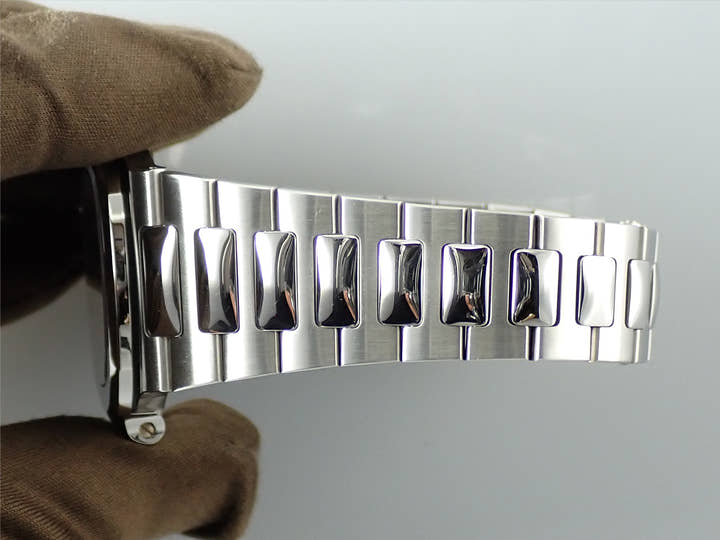 Patek Philippe Nautilus <Warranty, Box, etc.>