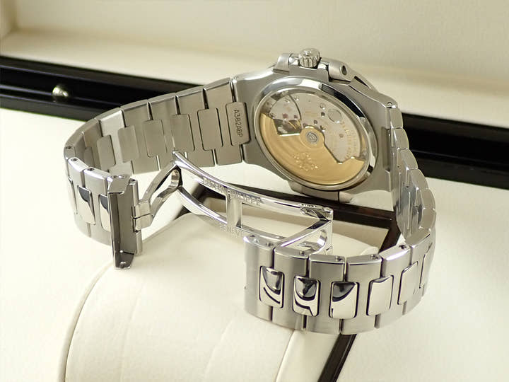 パテックフィリップ ノーチラス Ref.5800/1A-001 ステンレススチール ブルー文字盤